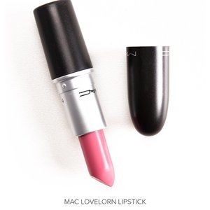 Looking for a Mac lovelorn lipstick if anyone have one , please let me now 🙏 🧡